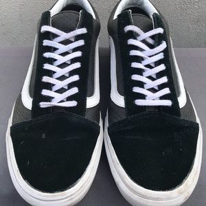 Vans old skool black/white perf/suede shoes!